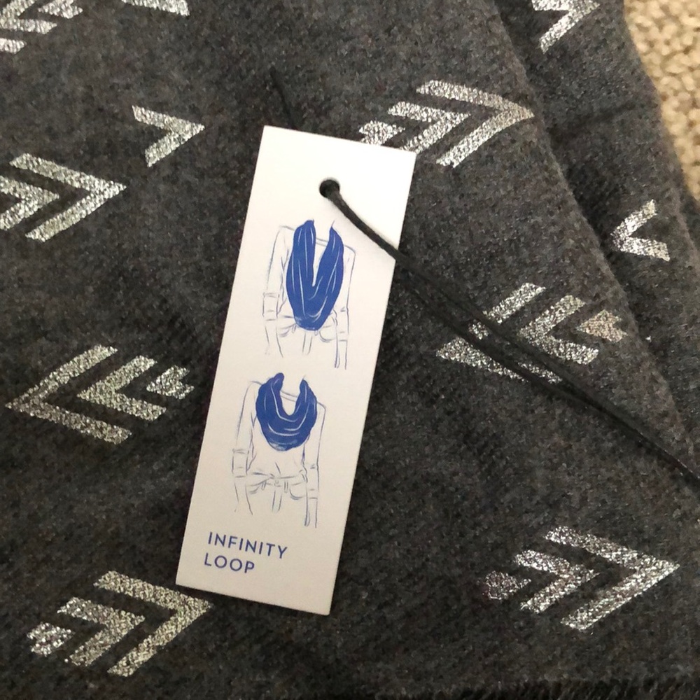 Infinity scarf - Picture 2 of 3